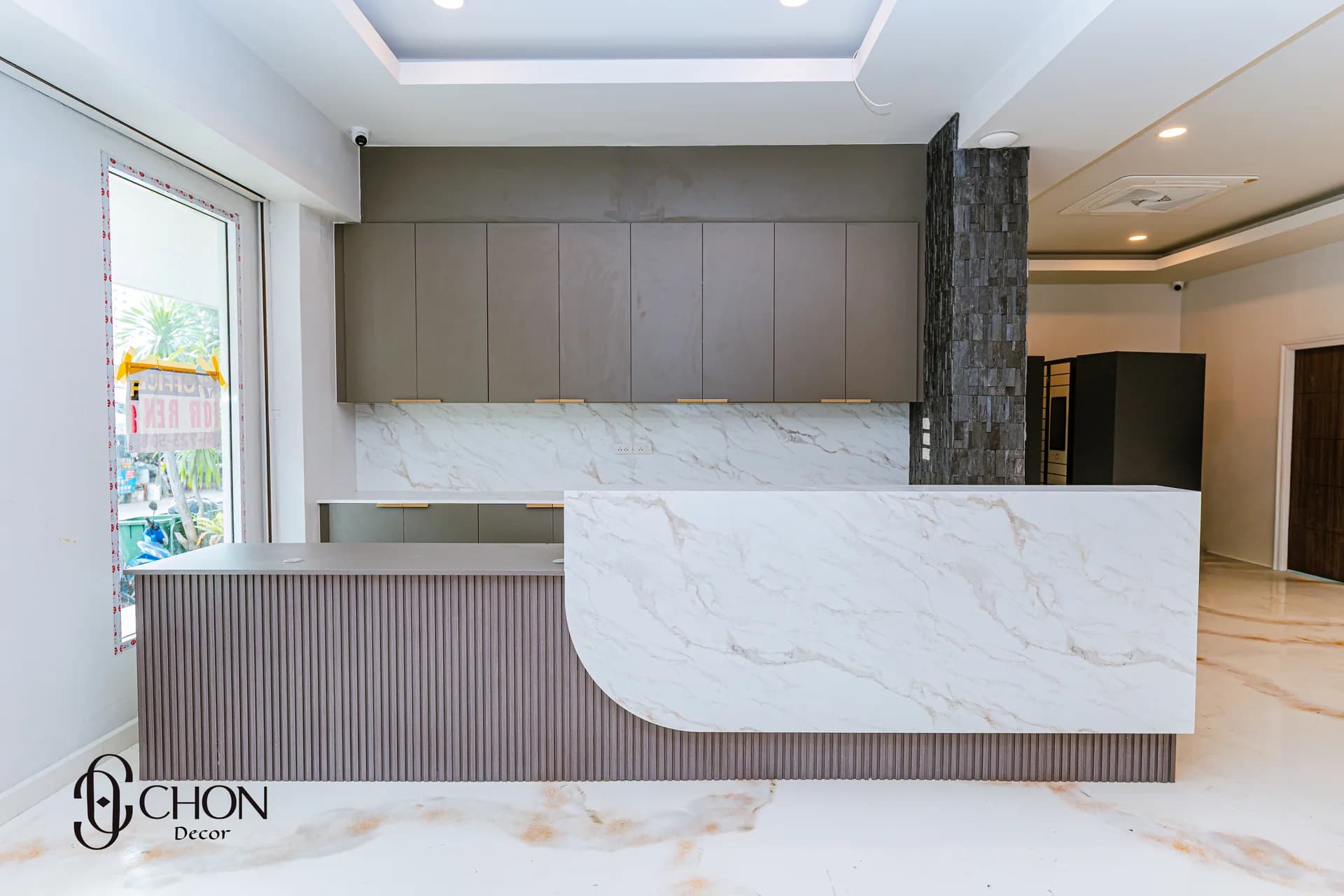 เคาเตอร์และตู้ลอย พัทยาใต้ — ผลงาน Chon Decor ภาพที่ 2