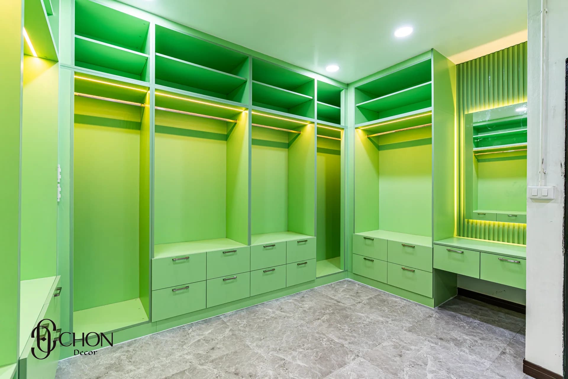 ตู้เสื้อผ้า บ้านบึง — ผลงาน Chon Decor ภาพที่ 13