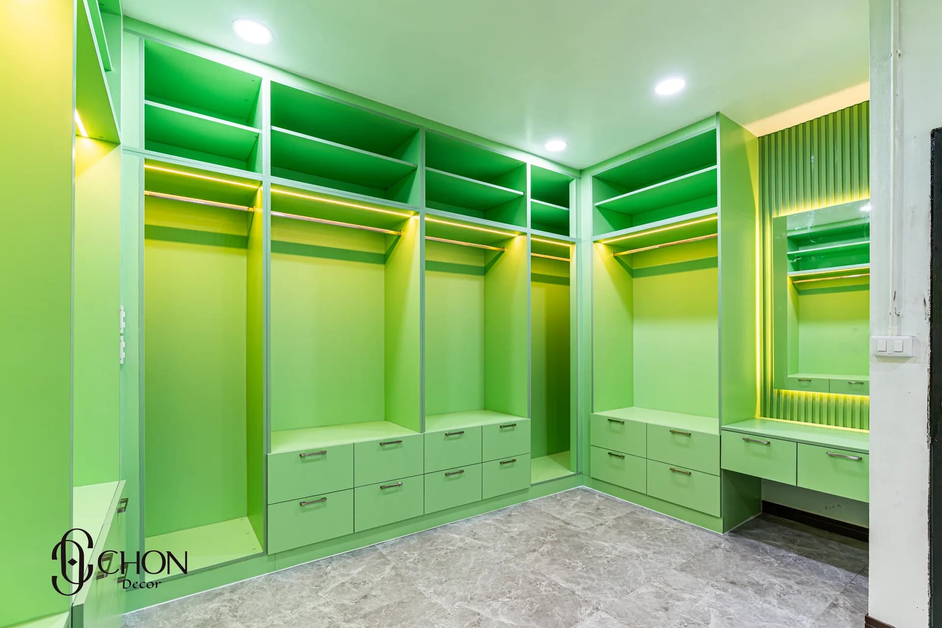 ตู้เสื้อผ้า บ้านบึง — ผลงาน Chon Decor ภาพที่ 14