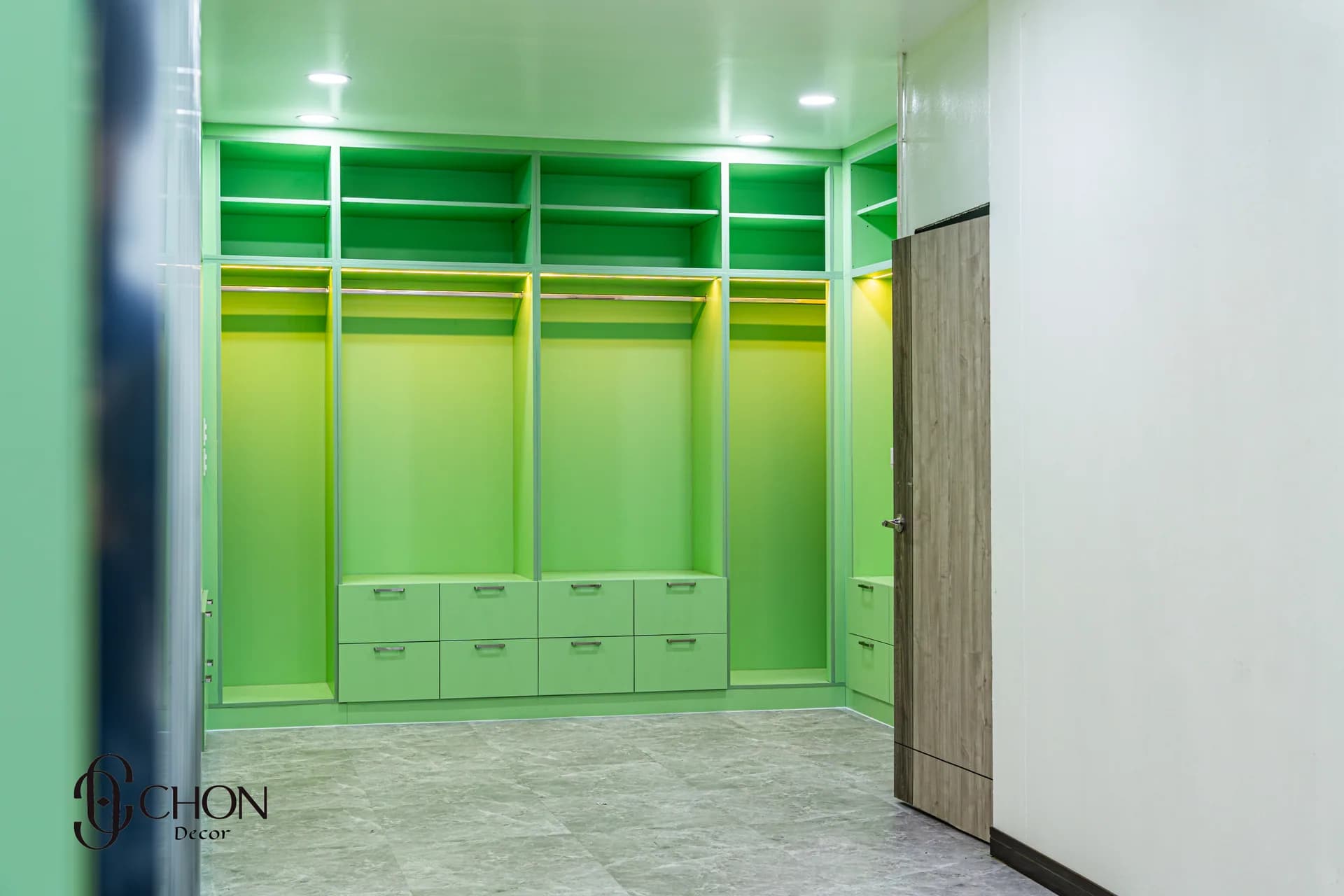 ตู้เสื้อผ้า บ้านบึง — ผลงาน Chon Decor ภาพที่ 1